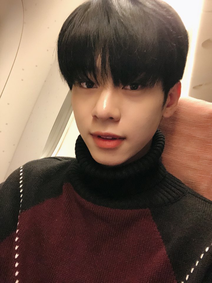 bnmboysofficial's tweet photo. [#MXM/#김동현] 안녕하세요 동슐랭가이드 동현입니다. 여러분 가끔 음식 고를 때 고민되시죠? 고기가 먹고 싶은데 볶음밥도 먹고싶고 그럴 때 이 음식 추천해드립니다 엘에이갈비와 김치볶음밥 환상의 케미 거의 MXM급이죠 거기다 계란 후라이까지 완벽...🤦🏻‍♂️
오늘도 맛저 하시고 행복한 주말 되세요!! https://t.co/nYVsFafVnE