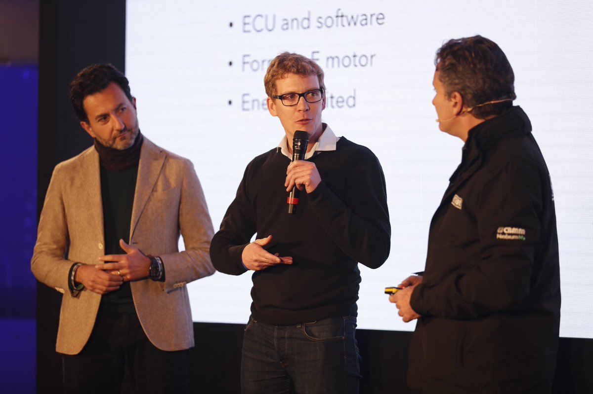 fiaextremeh's tweet image. Great to see so many familiar faces from the world of electric racing, at the #ExtremeE launch yesterday! 🌍 ⚡️ #RMSStHelena