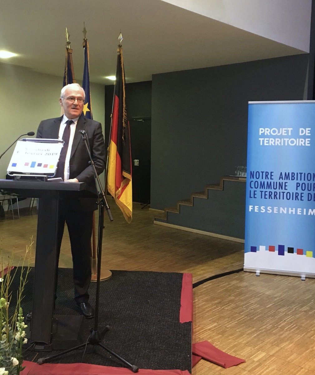 Avec <a href="/FdeRugy/">François de Rugy</a> et <a href="/EmmWargon/">Emmanuelle Wargon</a> pour signer le projet de territoire #Fessenheim qui doit être un modèle de transition et de reconversion réussis. Aux côtés de tous les acteurs locaux et nationaux, EDF s’engage pour la revitalisation du territoire et l’accompagnement des salariés.