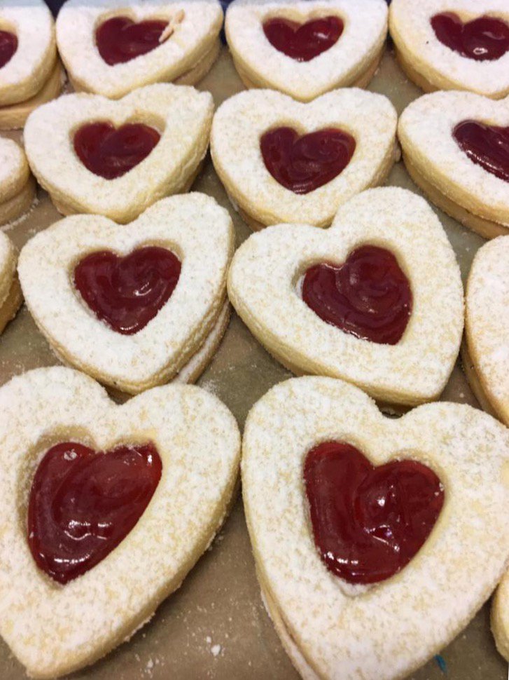 MilligansBakery's tweet image. It's February! which means we can now start planning valentines day!
These gorgeous biccies and cupcakes will be in your local bakery- share the love and get one for your boss, colleague, mate, work wife 😘
#ValentinesDay #valentinestreats #milligans #cafem