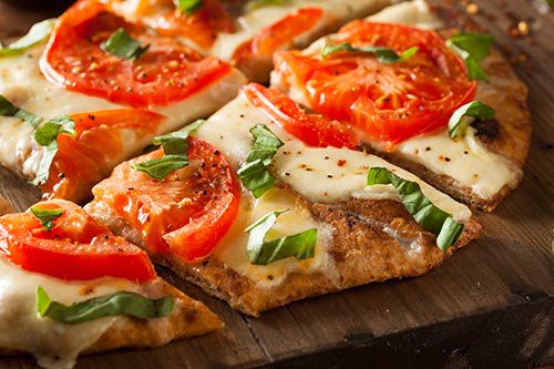 GoodinGrain's tweet image. We're thinking #FoodieFriday should be #FlatbreadFriday with this awesome recipe: 
ow.ly/n4P830nx1w8 #GoodinEveryGrain #CookingWithGrains