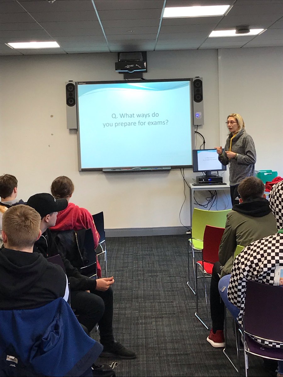 tdona005's tweet photo. Exam preparation at Scarborough Tec: How to manage emotions and reduce overthinking! Great input by staff and students! #NCOP #HigherYork #ScarboroughTec #sportspsychology #attitude #managingstress #examprep #preparingforexams #performancepsychology #managingperfectionism https://t.co/DCugpiWMcp