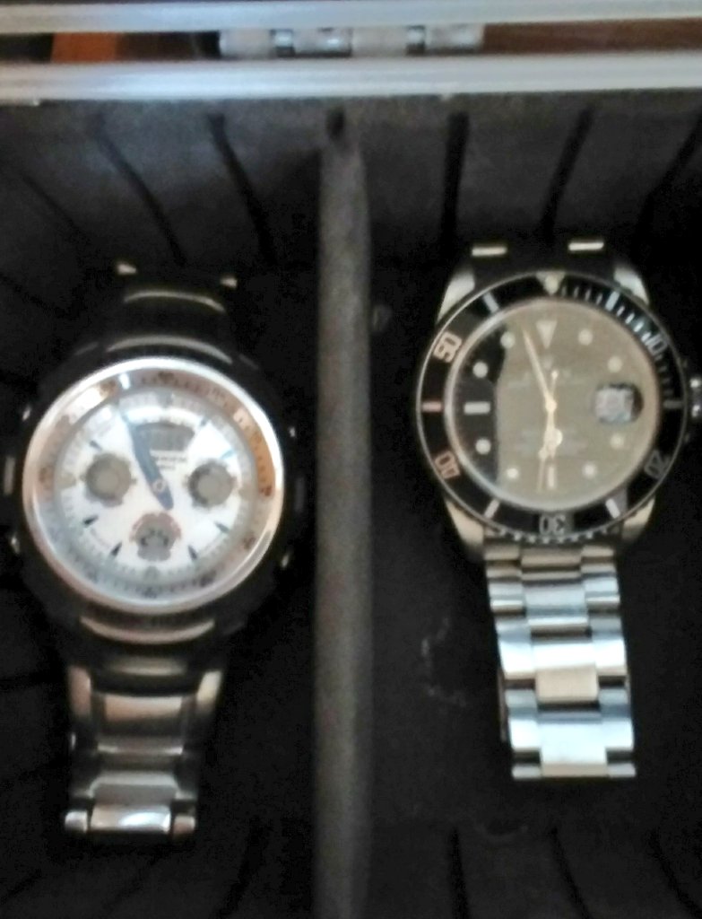 JENBLACKPINKNIE's tweet photo. G-SHOCKの時計⌚買って貰った🙆
～４台目～✴️ROLEXの次G-SHOCK😇

#腕時計

#Rolex
#サブマリーナ
#SUBMARINER
#ロレックスサブマリーナデイト

#GSHOCK
#GULFMASTER
#GWN1000B1BJF https://t.co/pABUBLzM2d