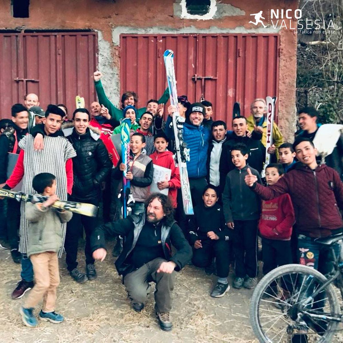 TheNicoValsesia's tweet photo. #LetSSkiTogether 🎿 è stata un successo! I sorrisi e gli sguardi entusiasti dei bambini e dei ragazzi marocchini nel ricevere l’attrezzatura sono stati la gioia più grande. Grazie a #volontari #Tecnica #Nordica #Blizzard #gruppoALPI, #BikeInside #ViaggiAvventureNelMondo #Dema4 ! https://t.co/jAdurOk2xl
