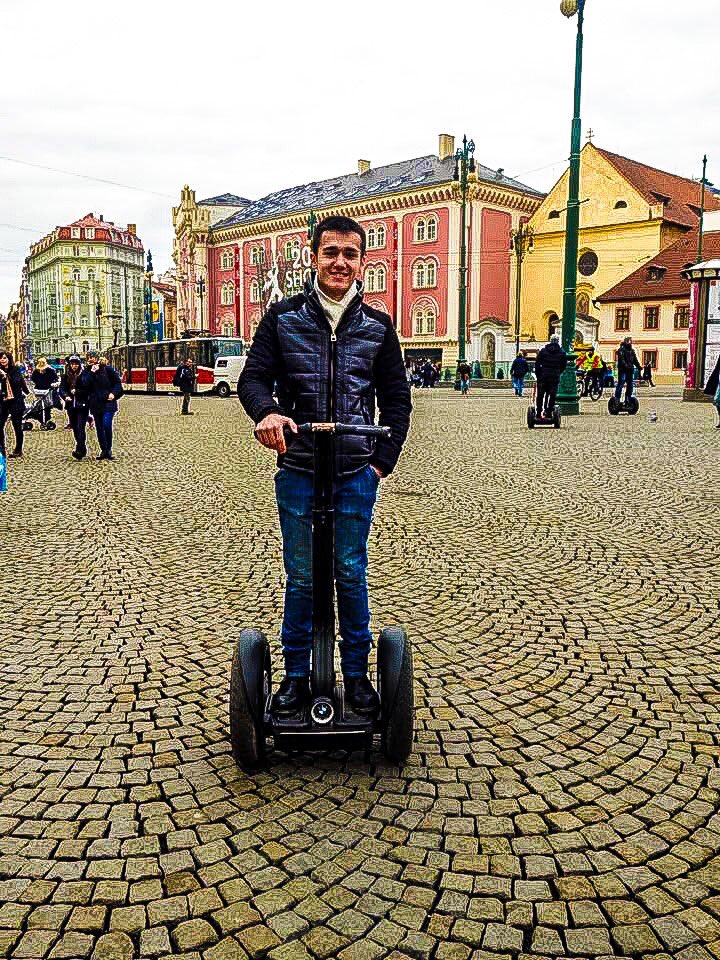 sanshui596's tweet photo. This young man tried to persuade me to have a go on his #Sedgeway, of which there are many in #Prague.Bearing in mind, that the #owner of the #company that makes them went over a #cliff on his, I declined.
#london #londonislovinit #CzechRepublic #architecture #travel
#UKSOPRO https://t.co/iGZt4DAOIa