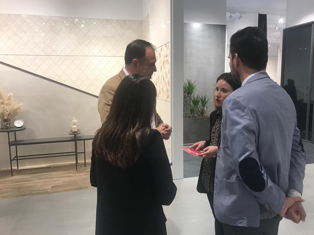 salvaaguilella's tweet image. Últimas horas @Cevisama 19 y el equipo de Promoción Cerámica @dipcas seguimos trabajando junto a las empresas de la provincia de Castellón #SomCeràmica  #orgulldeCS