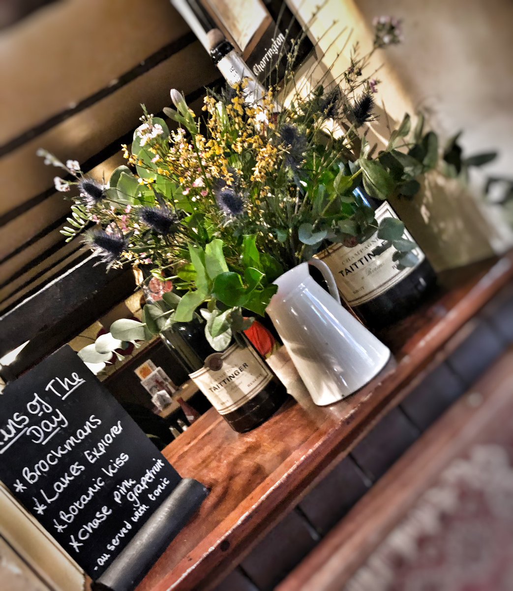 GuysLodge's tweet photo. Join us today... #Rooms at £60 per room tonight... #GinoftheDay #Prosecco #LandlordsChoice #TeaShoppe #Canalside #lodge #hotel #discover #Wyre @GTHamlet https://t.co/RC1HZpb1xM