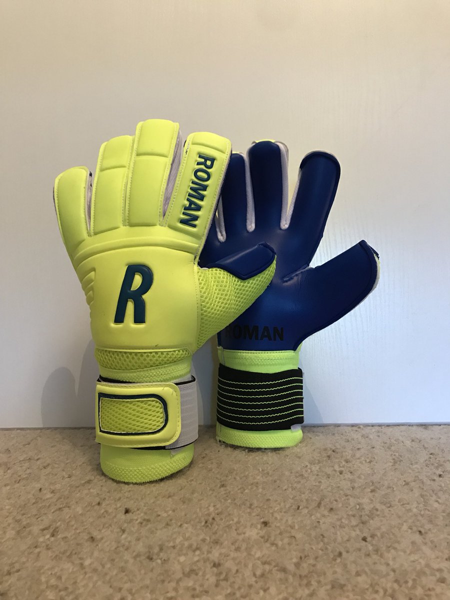 RomanGKgloves's tweet photo. 👀What do we think of these? Let us know your thoughts below #romangk #roman #gkgloves https://t.co/mif66v3hQg