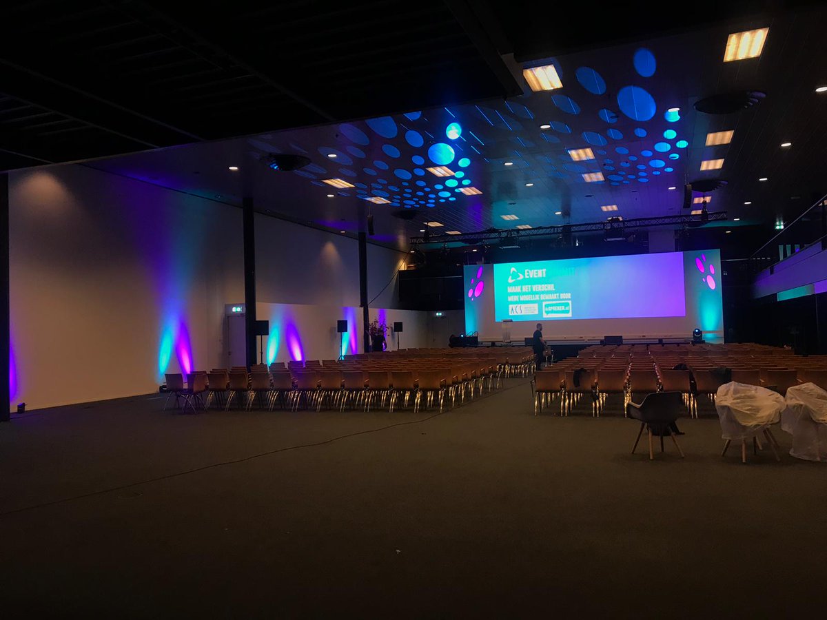 ACSaudiovisual's tweet photo. After yesterday's sales team, today attention for the group of ACS technicians that ensured that both the morning and afternoon program in the conference room of Rotterdam Ahoy went smoothly. Thanks to both teams! #EventSummit2019 #audiovisual #sponsor https://t.co/5jG0ac8e6L