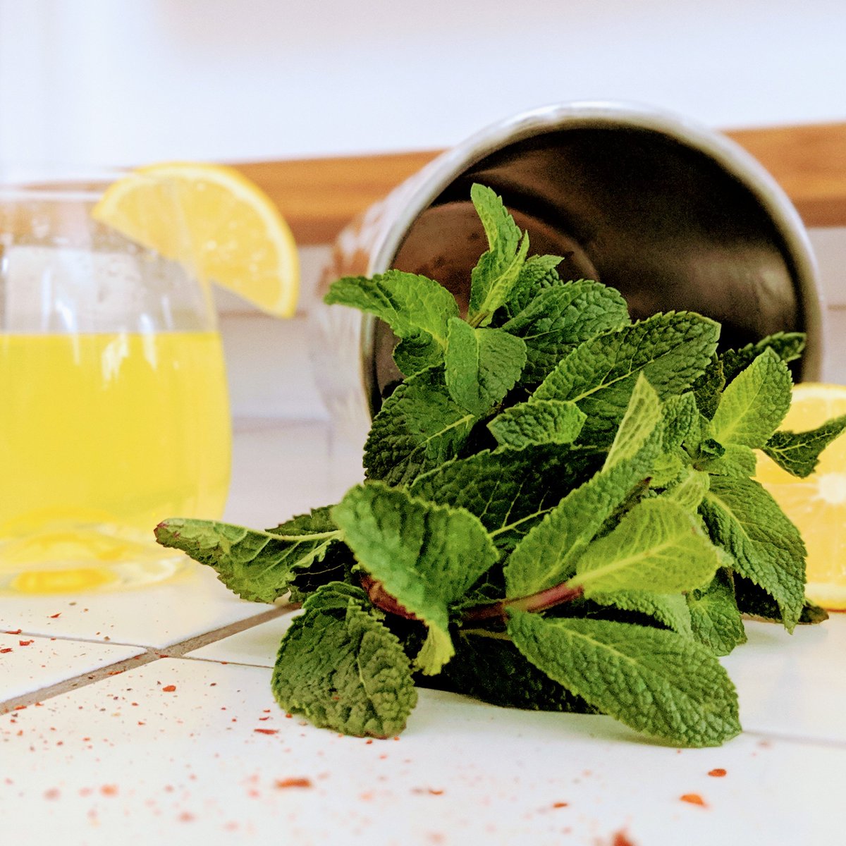seminarekoeln's tweet photo. ... Es ist Freitag ! Unser #cocktailoftheweek ? 🍹 Der Wodka-Lemon-Splash 🍋

Zum Rezept geht's hier : https://t.co/WGw16llvye

#happyfriday #cocktailoftheweek #cocktail #afterwork #company #friday #welcometheweekend #citrus #orange #wodka https://t.co/D6lZcokSiP
