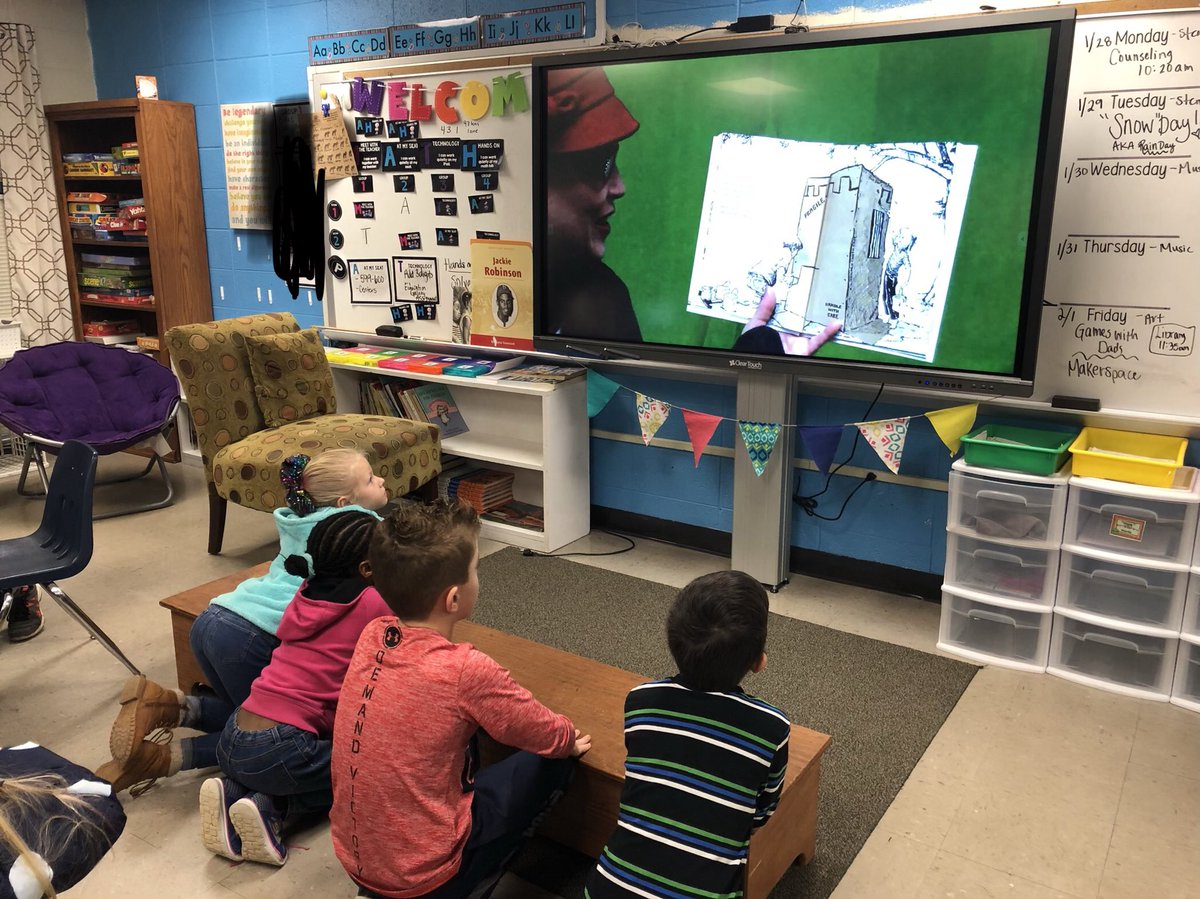 lmashburn's tweet photo. World Read Aloud Day! Our fabulous media specialist reads aloud to our whole school! #FCSmedialuv https://t.co/sl6Vn4zTzK