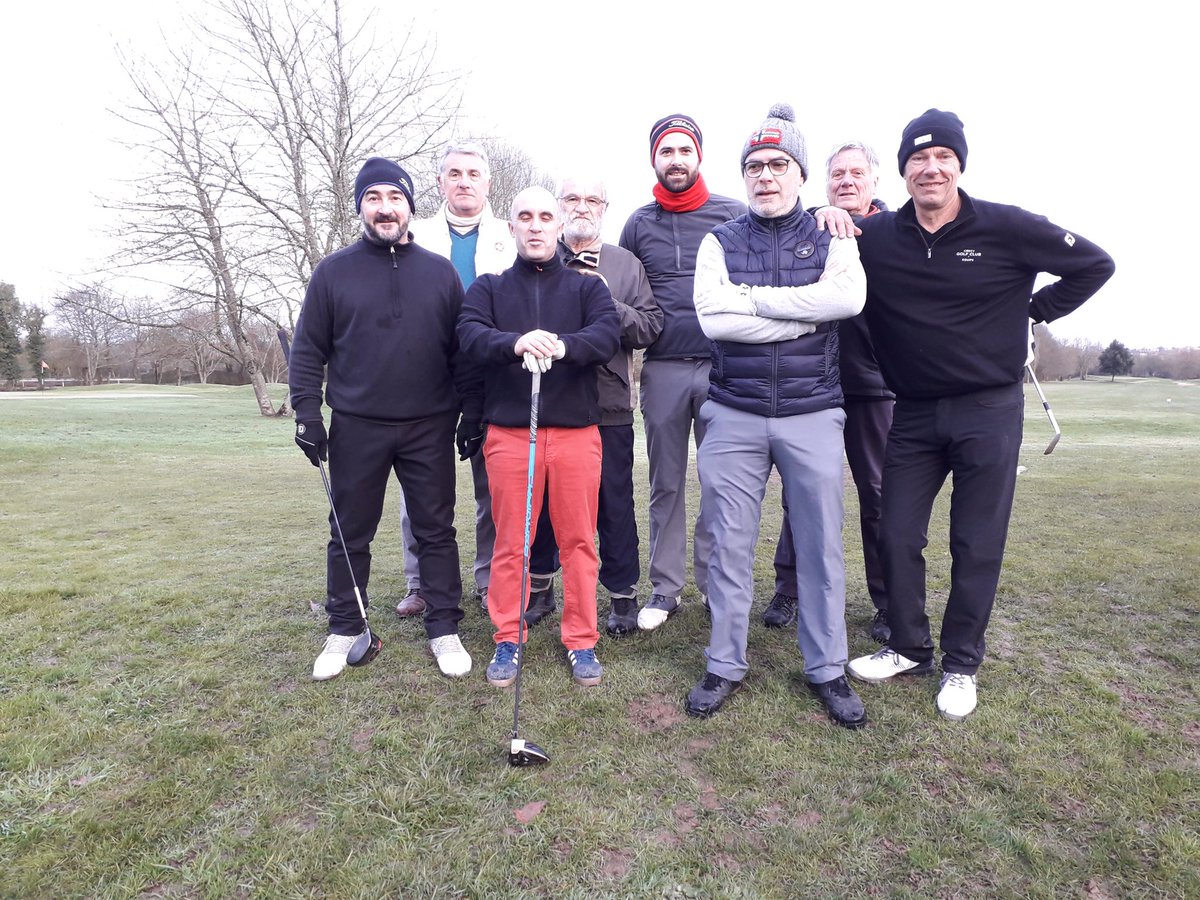 Golfdeniort's tweet photo. Félicitations à la team ATSCAF 79 qui vient de se qualifier pour les demi finales de la coupe nationale inter-finances (CNIF).
😀💪🏻👍 #atscaf #golf #competition #Niort @Golfdeniort @GolfsBluegreen https://t.co/GuvQrK3lXW