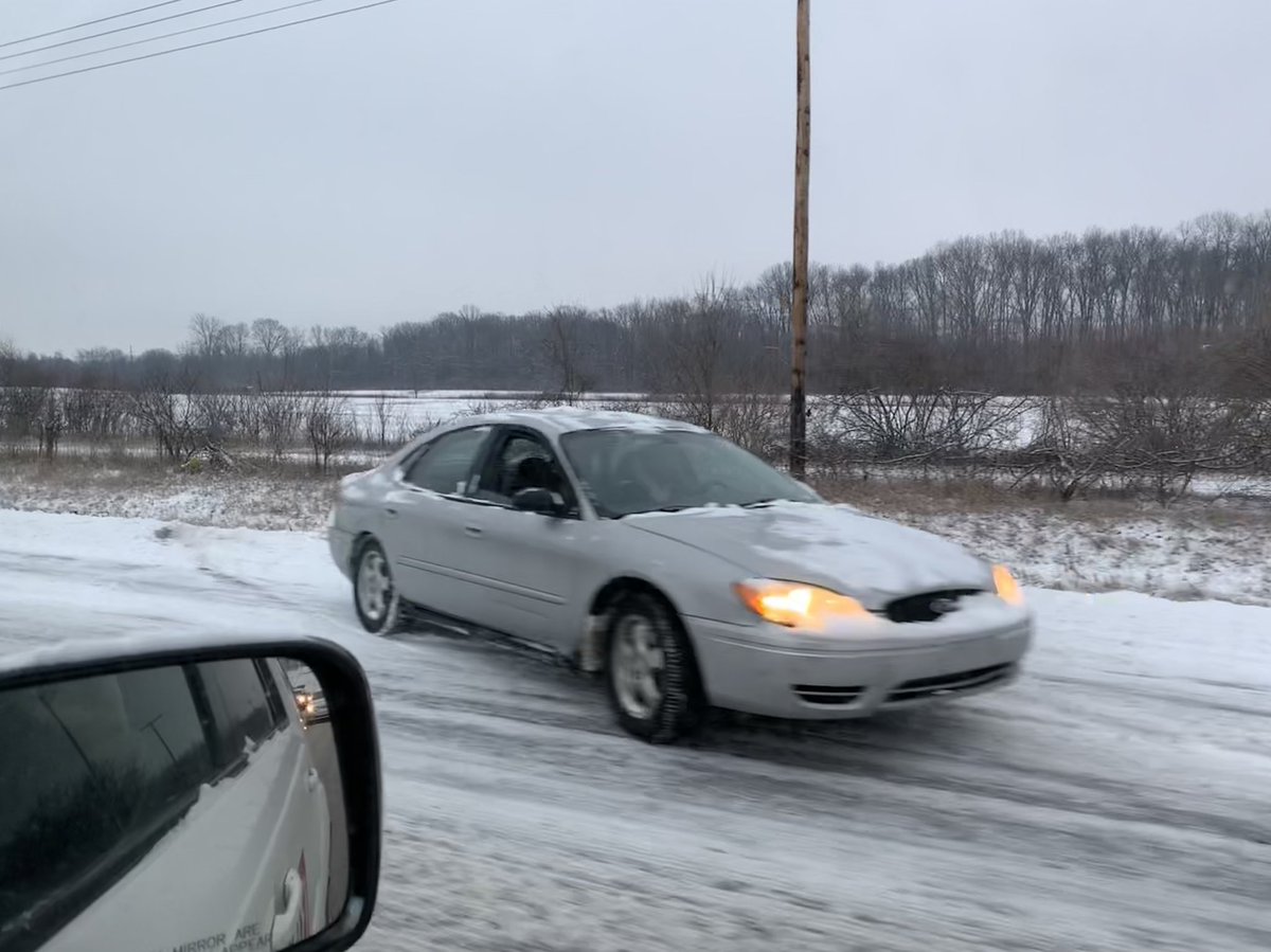 RichNye13's tweet photo. Fatal crash with car into back of @INDOT snowplow &amp; many slide offs on I-70 east in Hendricks County on the way into #Indy this morning. https://t.co/MebVnvrgHQ