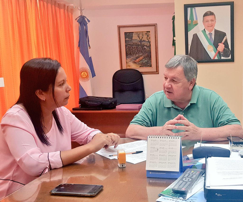 HctorBernab1's tweet photo. Hoy firmamos convenio con Liliana del Carmen Pascua intendente de Enrique Urien con el fin de fomentar y colaborar en actividades culturales . https://t.co/aYZDg2kIgV