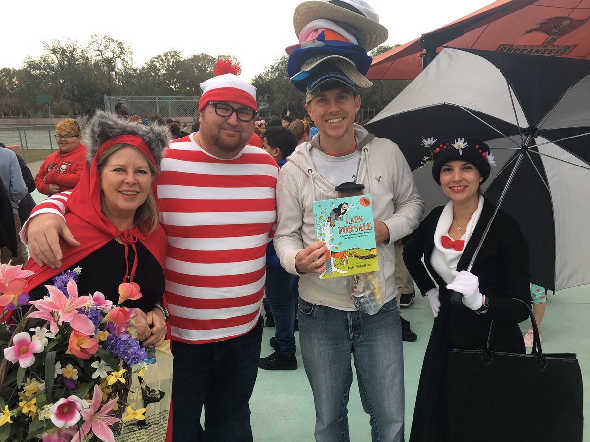 HillsboroughSch's tweet photo. Students and faculty at @TwinLakes_HCPS combined their monthly Hopes &amp; Dreams Assembly with a #LiteracyWeek celebration! 

@HCPSArea2 #Area2Tribe #WeClimbTogether https://t.co/so8CAK5GiB