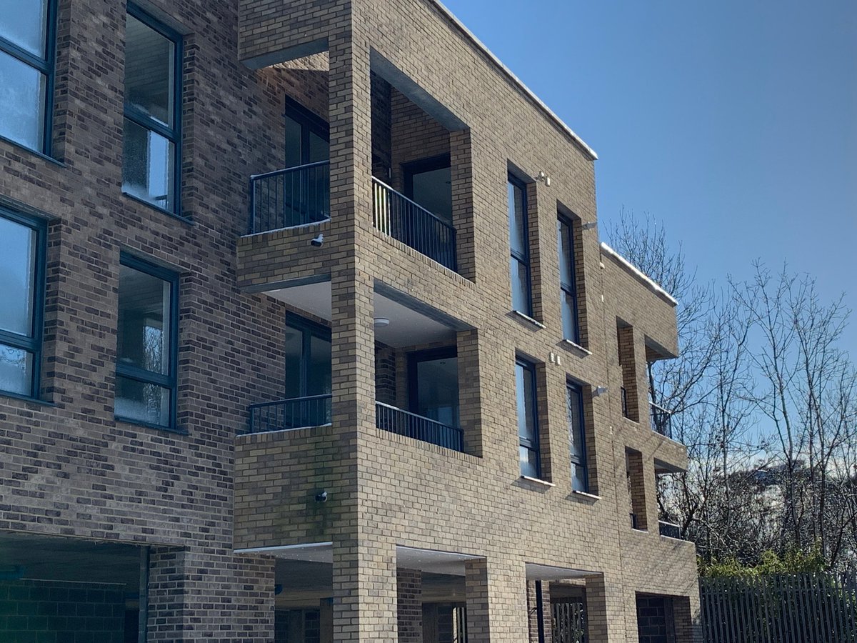bondsbuilders's tweet photo. We are pleased to have handed over this fantastic scheme of 26 units in South Croydon to @optivohomes including 20 shared ownership, all have been reserved. @MDR_Associates @regentland @ChooseBLP #sharedownership #development #ukhousing #croydon #newbuild #affordablehousing https://t.co/No7lcB3aZ2
