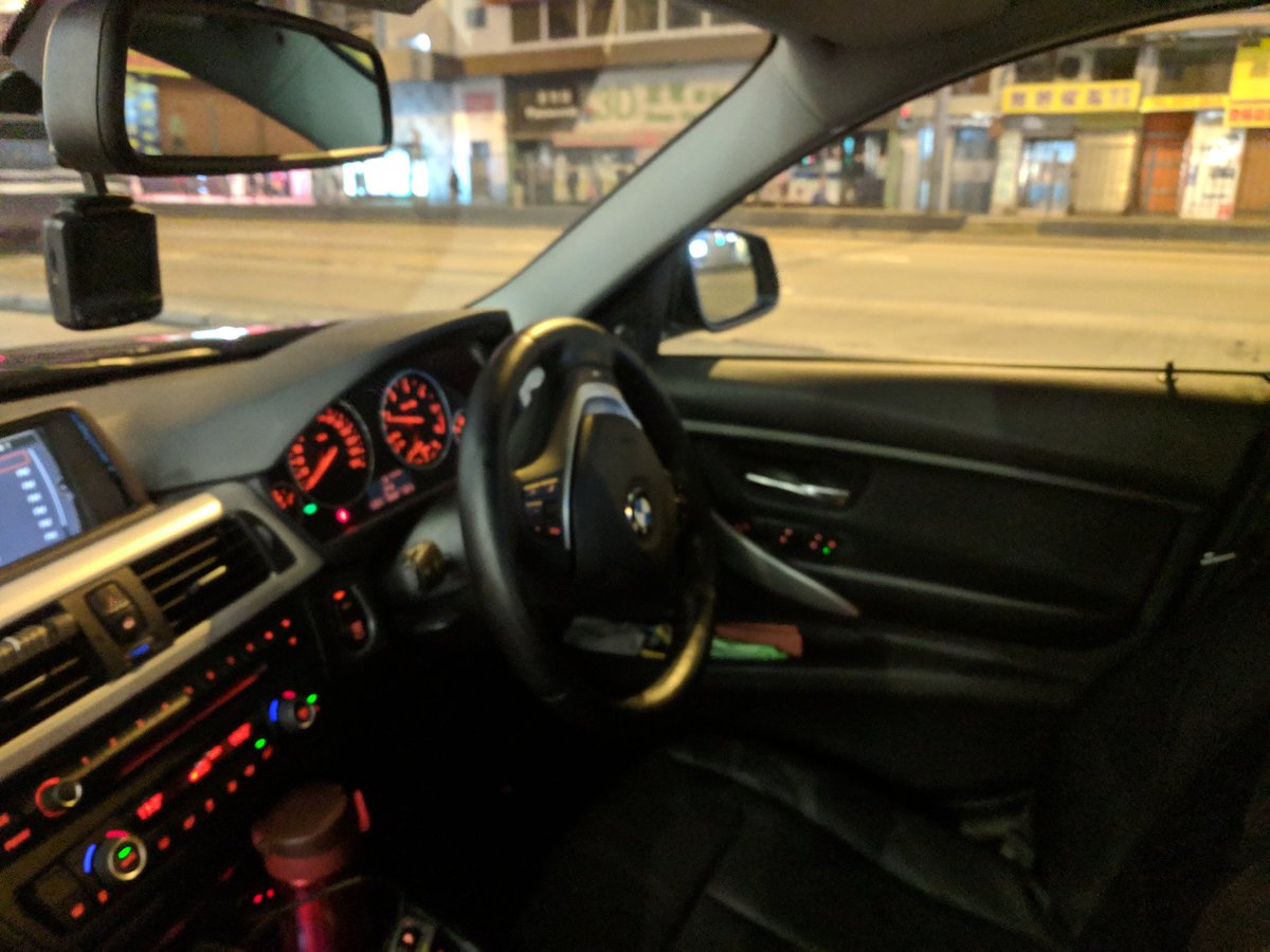 andrew_ure's tweet photo. My Uber driver just pulled over without explanation and wandered off. Now it's just me sitting in his #bmw, engine running with some Cantonese pop #puzzling #fridaynight https://t.co/8RyLSZqBRC