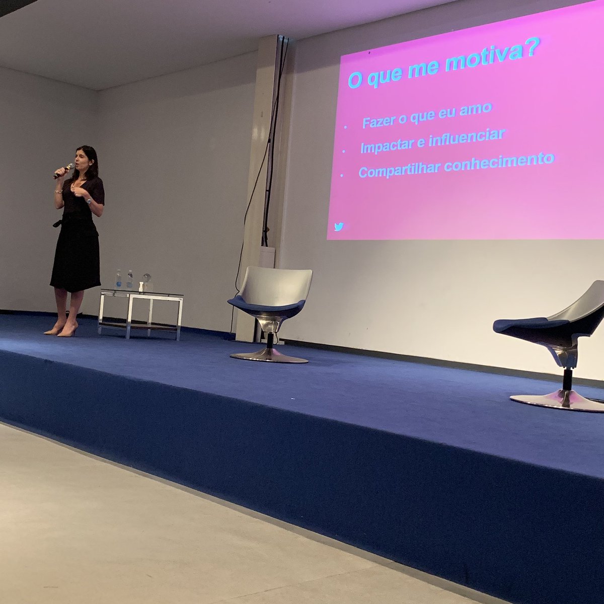 Caesarpanda's tweet photo. Olha lá a @fzarife em um papo super legal aqui no #hubsp transmitindo ensinamentos para quem quiser captar!!! 👊🏼🙏🏻 https://t.co/lqw21cBbpB