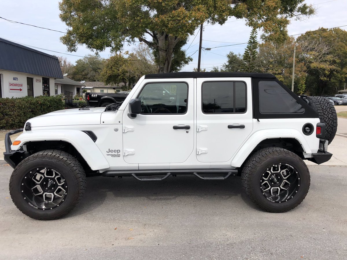 GoJeepstersFL's tweet photo. Installed a twill Bestop Trektop NX on this 2018 JLU! #jeep #wrangler #jeepwrangler #jl #jlu #bestop #trektop #trektopnx https://t.co/C0Bt8vpAWU