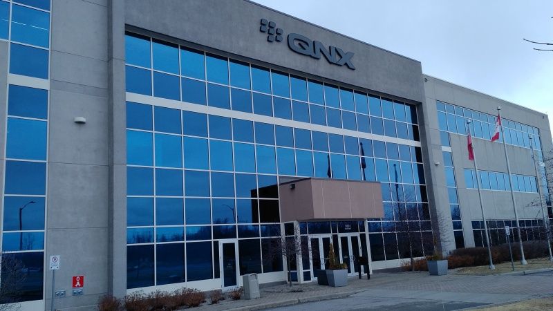 Invest_Ottawa's tweet photo. #OttCity's tech scene is thriving 🙌 love seeing our friends at @LSPARKGlobal share how their partnership with @BlackBerry QNX is going to impact our growing ecosystem. More in @techopiaOTT 👉 https://t.co/kI0jNbp6AR #OttawaInc #OttBiz #TechopiaLive https://t.co/x5gS1Typ9u