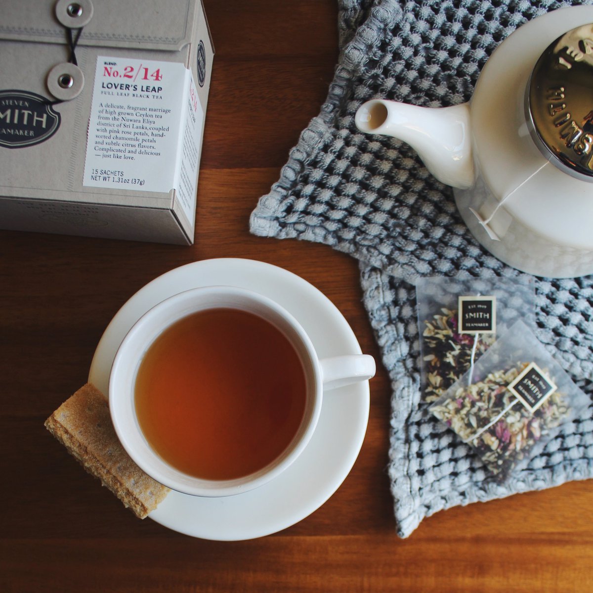 Afternoon tea break with <a href="/SmithTeamaker/">Steven Smith</a>'s Lover's Leap. A twist on traditional Earl Grey, this blend includes chamomile and rose petals in addition to black tea and bergamot. Comfortingly familiar and distinctive at the same time. Coupled the tea w a shortbread (or two). 🌿💕