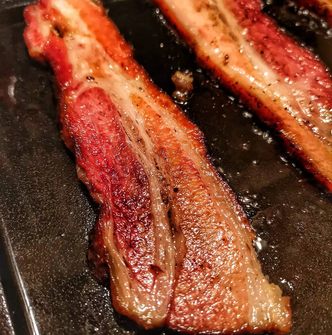 Pork belly bao? Inspired by <a href="/spice_punch/">Spice_Punch</a> bao I knew exactly what to do with my leftover smoked pork belly.
Managed to use the apple &amp; jalepeno' salsa and crema that @PistolPete_84 made but added in spring onions (scallions), hoisin sauce and sesame seeds.

Absolutely delish. #bao