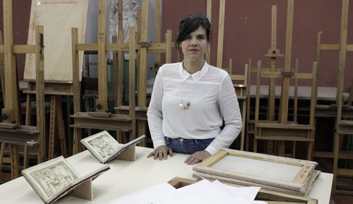 elcultural's tweet photo. "Utilizo la tradición de la pintura como un espejo" La pintora #GloriaMartin inaugura su proyecto, #ModeloyModo en la @galeriasilvest3 de Madrid.
https://t.co/G6lm1SEYv8 https://t.co/eAE4JGc89O