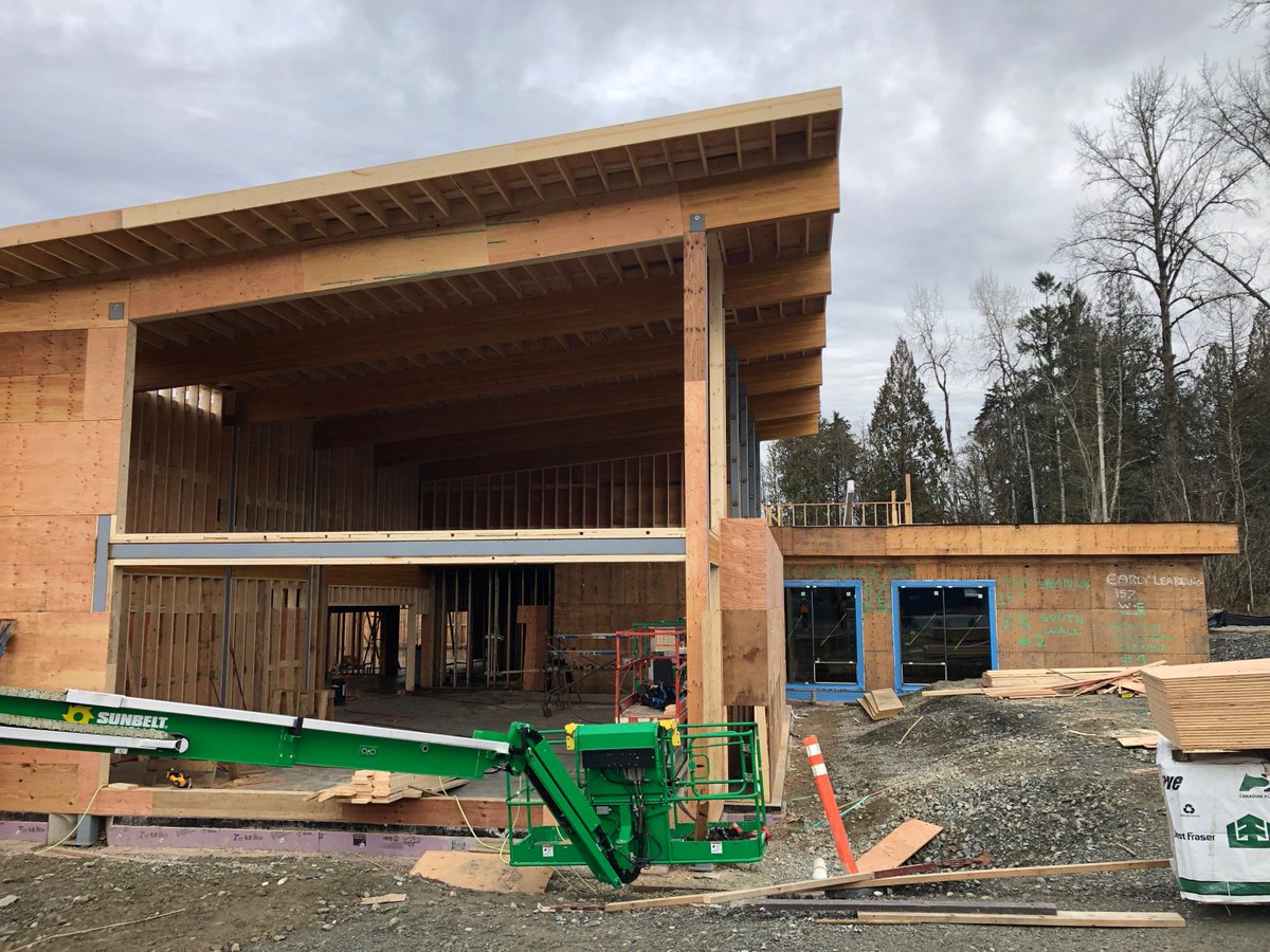 cusqunela's tweet photo. Our Learning Commons on the left, with the Early Learning Centre nestled on the right #cusqunela #SD42 https://t.co/F4sPLRcDhB