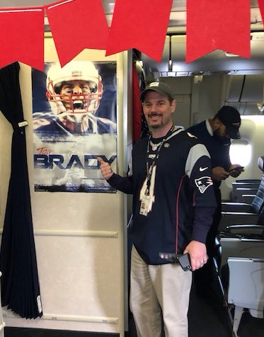 The 🐐 greeting our Pats fans as they boarded BOS to ATL. <a href="/weareunited/">We Are United</a> @jacquikey #EverythingWeGot