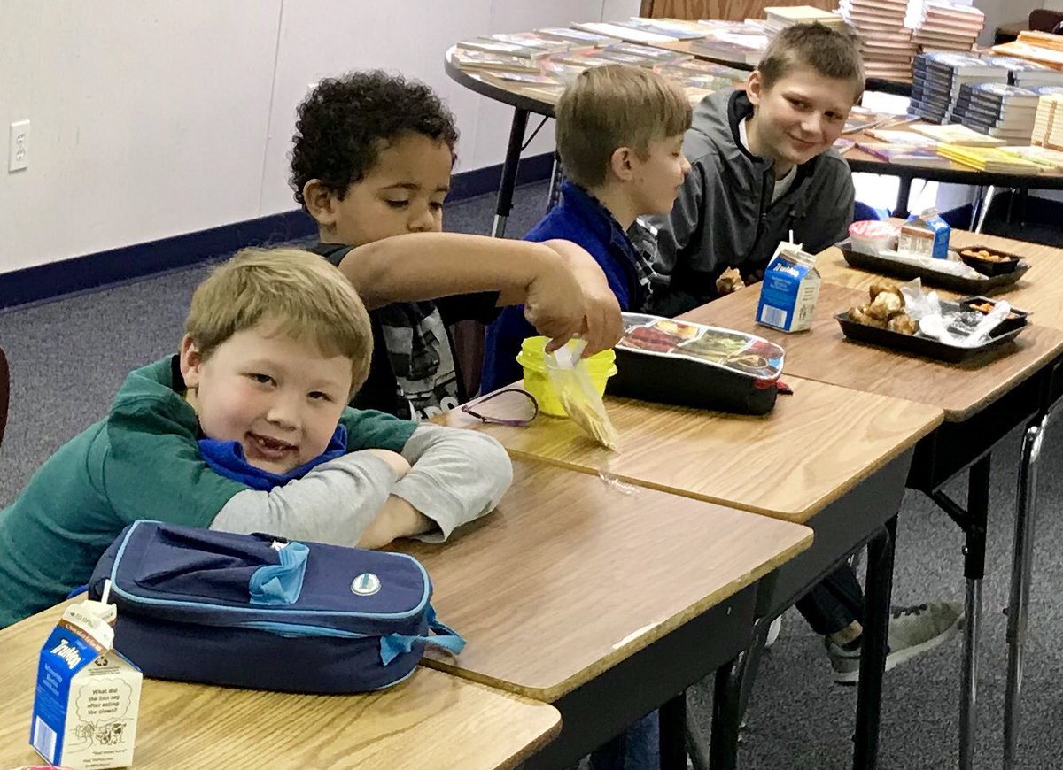 <a href="/PineLevelES/">PineLevelES</a> Character Luncheon with Mr. Sasser today to celebrate our #Dependability students. Great job!  Each student chose a free book our their own after eating. #PLGreenHornets #NoJoFamily