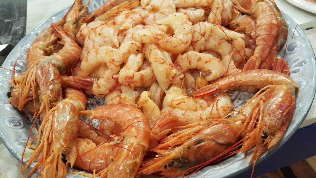 cocinerosarg's tweet photo. Es viernes y llegaron las #recetasdelfinde 
@ximena_saenz @juanitoferrara #CamilaPérez y @SivoriDiego te esperan para cocinar cuadrados d/imón, matambrito d/cerdo, brochettes d/langostinos y te mostramos el ranking de los  alimentos playeros
Vivo 14 hs @TV_Publica https://t.co/zTzLpiAbxA