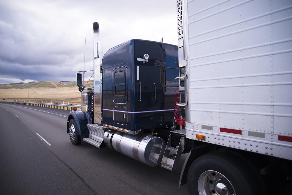 FourKites's tweet photo. Don't let your supply chain fall victim to #capacitycrunch. Find out how to turn your unused capacity into an asset, with FourKites' Predictive Capacity Management! 

#trucking https://t.co/g3hze20oLC https://t.co/IgXTYrNg8o