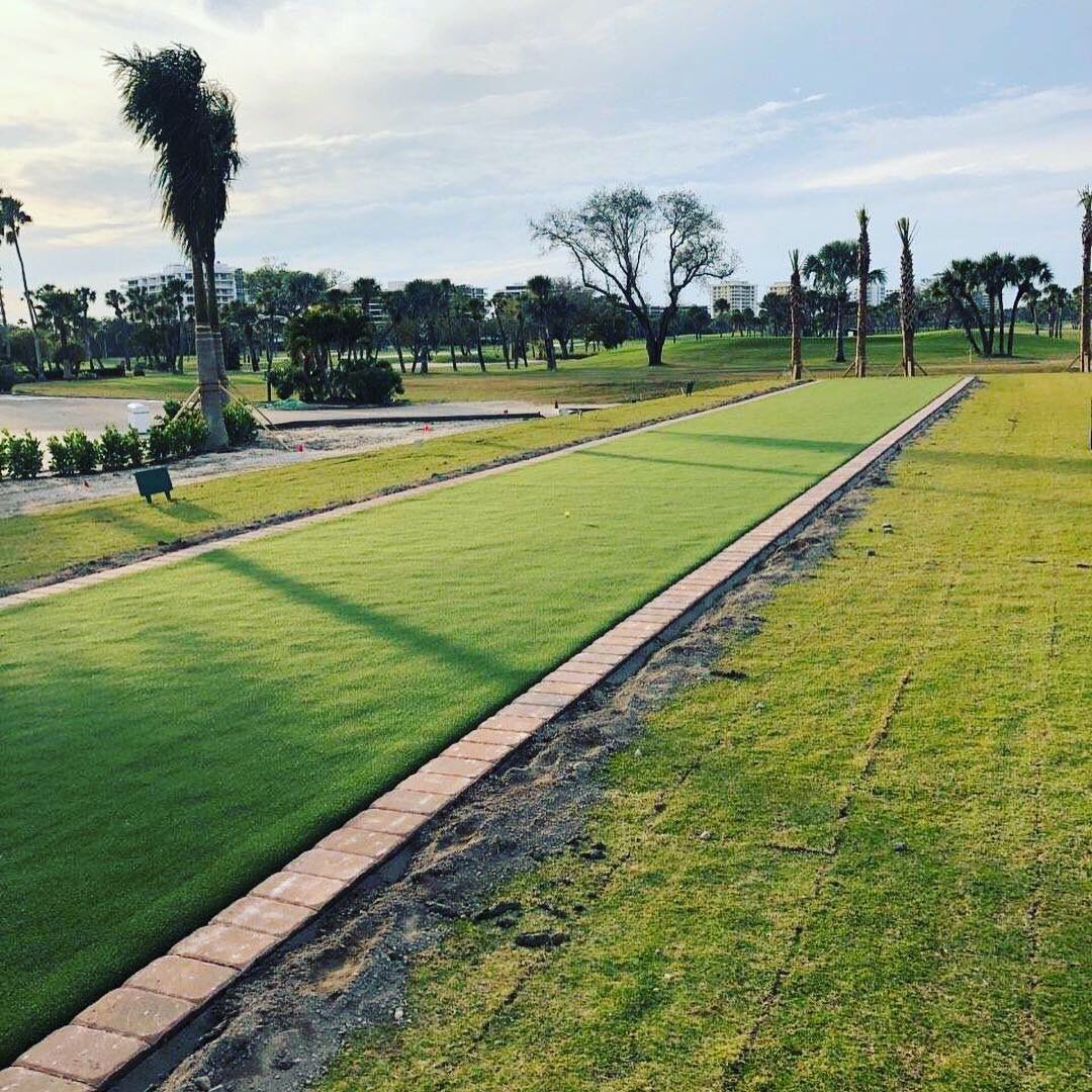 STI_Turf's tweet photo. Nice tee line at Longboat Key Golf Club in Longboat Key, Florida, courtesy of our friends with Synthetic Turf International of Tampa Bay.
#eztee #experienceagreenerworld #andabettergolffacility #beforeandafter #documentingtheprocess #stc https://t.co/xRRlFCRcP7