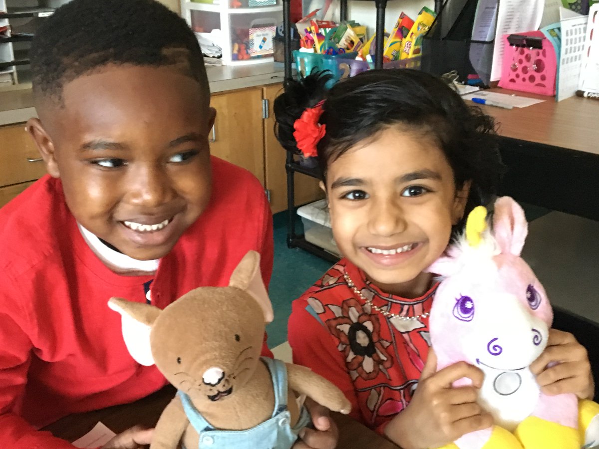 Great skype with <a href="/BetsyDevany/">Betsy Devany Macleod</a> and hearing a story about Loveys! Thanks SO much! #WRAD19 in Mrs. Rogers' and Mrs. Tomlin's classes!