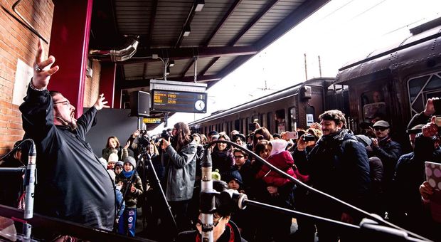 mostrarossini's tweet photo. In arrivo il #noncompleanno di Gioachino #rossini! Una settimana tra #concerti e #flashmob per rendere omaggio al Cigno di #pesaro! https://t.co/gE8HGtc4FP https://t.co/RoaqGeGtaS