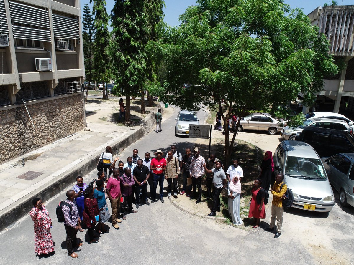 lekaTZA's tweet photo. I always refer to this article whenever I meet students for the first time: https://t.co/Ic0LS9mIRv. Dronie @UniofDar's Institute of Resource Assessment this morning. @WeRobotics #D4SG https://t.co/4d3WIGAzVN