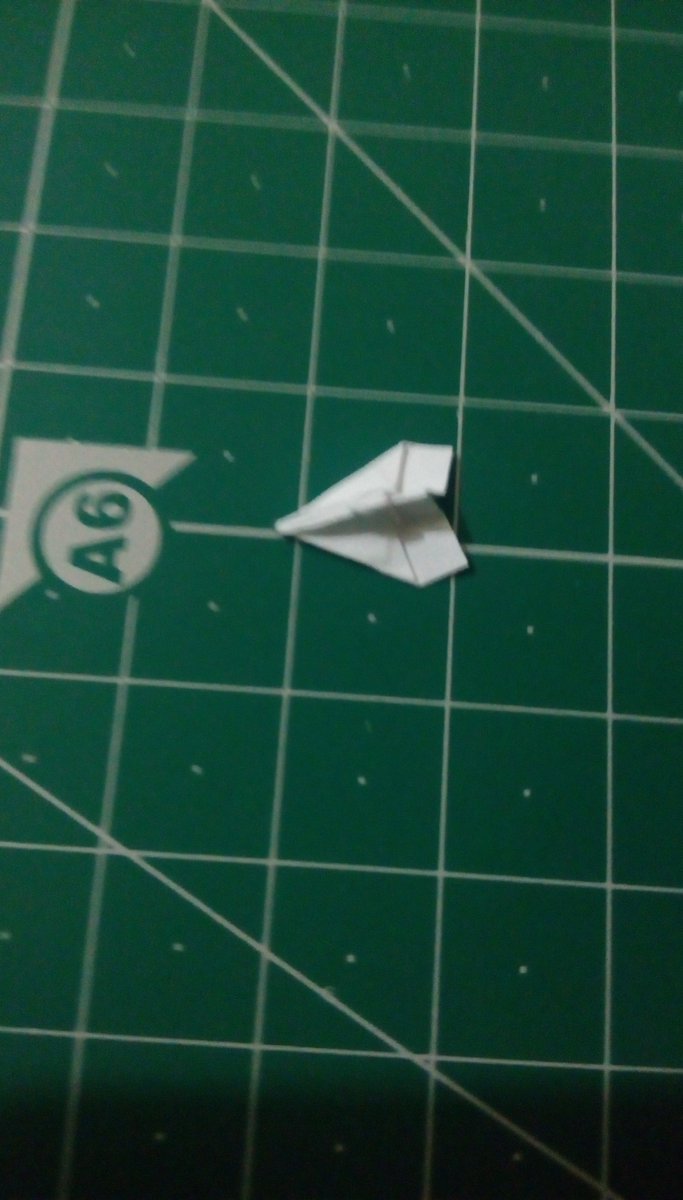mrgunpla47's tweet photo. 紙飛行機試作一号機です。
（何だよ!この説明は!www https://t.co/YXhM0a0pM1