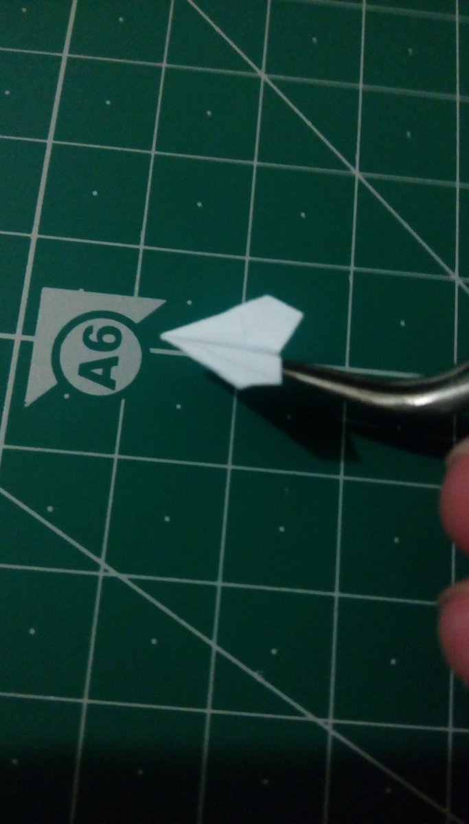 mrgunpla47's tweet photo. 紙飛行機試作一号機です。
（何だよ!この説明は!www https://t.co/YXhM0a0pM1