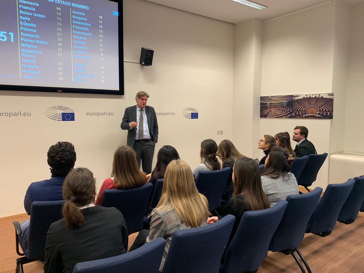 TonoEPP's tweet photo. Un placer recibir esta semana a estudiantes de Relaciones Internacionales de la Universidad de Navarra. Interesante charla sobre la Unión Europea y las Instituciones Comunitarias, en especial el Parlamento Europeo y el trabajo de los eurodiputados @unav @ppegrupo https://t.co/WhgiYK5N2w