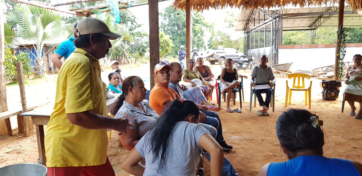 Corantioquia's tweet image. 2. Con el apoyo de nuestro programa #Piragua y la @DefensaCivilCo de Caucasia, la comunidad de #Margento conoce cómo realizar la adecuada protección de aljibes y generar estrategias de mejoramiento de la calidad de agua