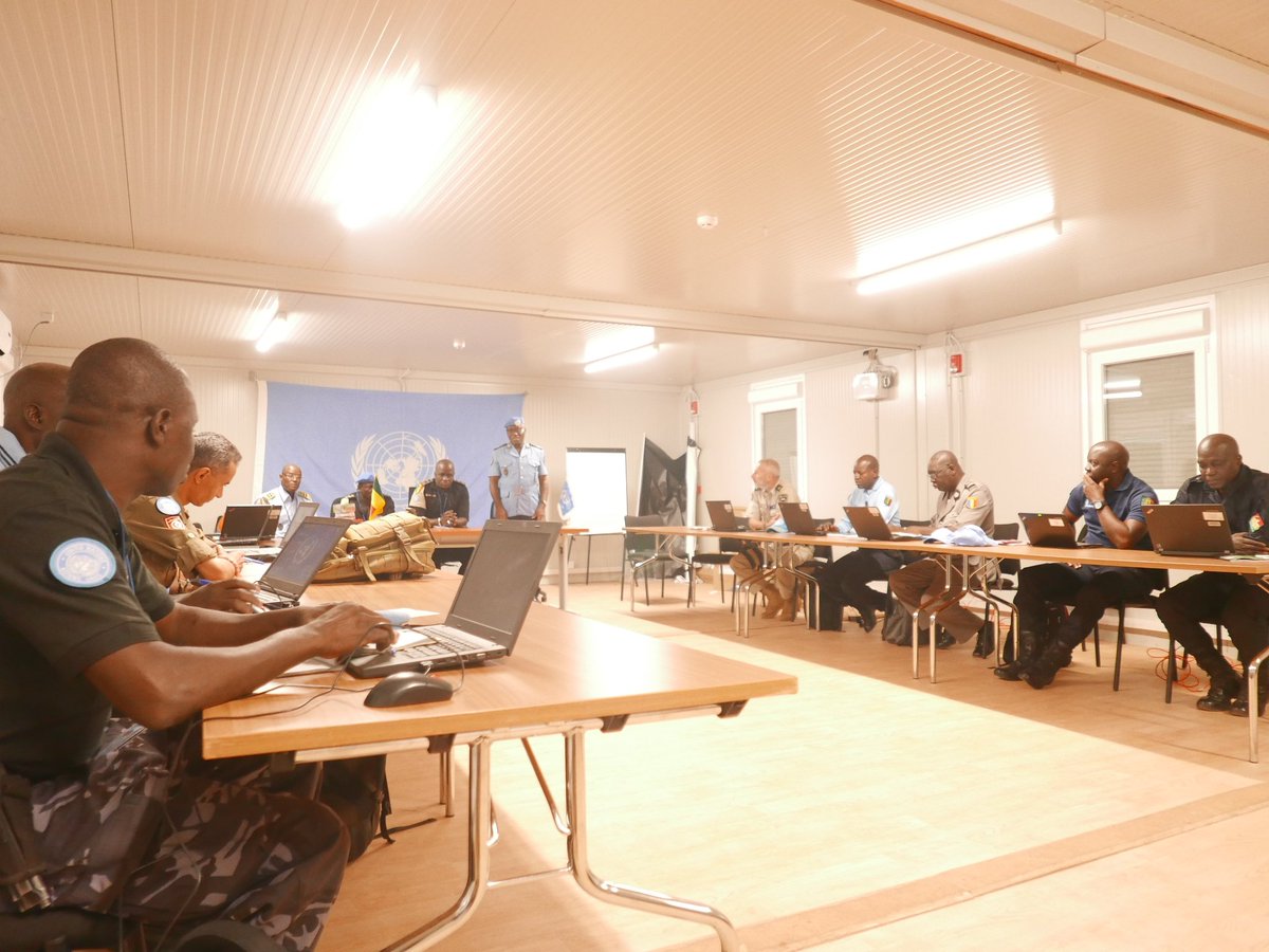 PcYacouba's tweet image. #FORMATIONDESFORMATEURS La MINUSMA-UNPOL renforce la capacité de ses formateurs en matière de Police de Proximité. @UN_MINUSMA @UNPeacekeeping @UNPOL @UN @SecuriteML