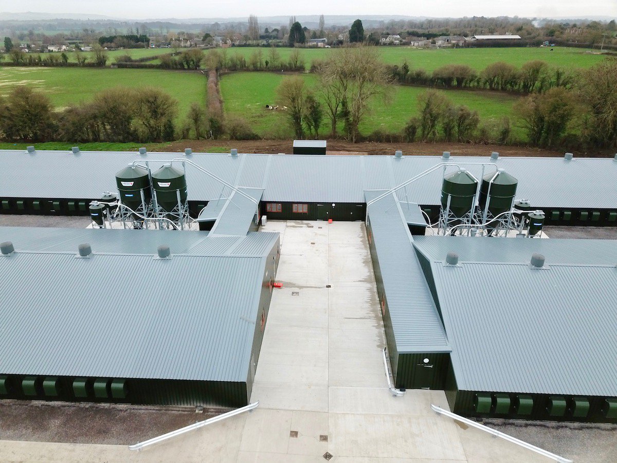 Recently completed broiler breeder poultry site in Wiltshire. Buildings by @JaquesInt, Groundworks by <a href="/ConnopConcrete/">Connop & Son</a> Equipment by <a href="/VencomaticUK/">Vencomatic UK</a> <a href="/CollinsonAgri/">Collinson Silos 🇬🇧</a> <a href="/Climatecsystems/">Climatec Systems Ltd.</a> @GreengageLight <a href="/PrinzenBV/">Prinzen BV</a> <a href="/KevinHowse3/">Kevin Howse</a> <a href="/BenMcGillVenco/">Ben McGill</a> @JasonDVenco @djinstallations