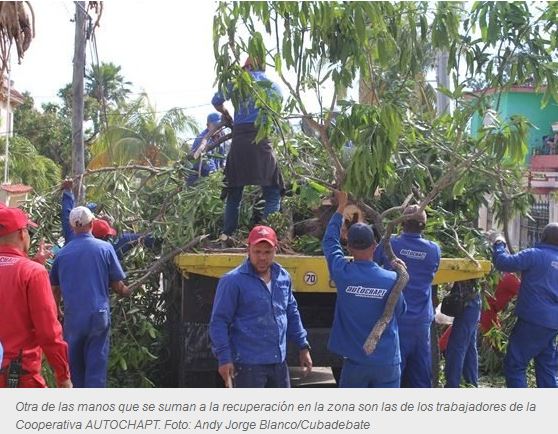 DiazCanelB's tweet photo. La destrucción que hemos visto demanda mucho esfuerzo, pero también unidad, nuestra más formidable fuerza como pueblo. Trabajan brigadas de obreros,  estudiantes, artistas junto a la población. Ninguno de nosotros sólo puede lo que todos nosotros juntos. #SomosCuba #FuerzaCuba https://t.co/q0lAkWtyuO