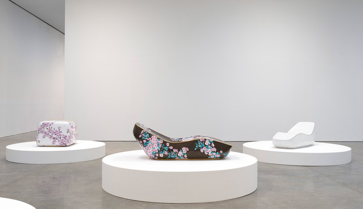 BaobabGroup's tweet photo. Industrial designer Marc Newson worked with Japanese swordsmiths, Czech glass makers and an American surfer to create these awesome swords and surfboards for the show at the Gagosian's Chelsea gallery. 🇨🇿🇺🇸⚔️🏄‍♂️🇯🇵  @Gagosian https://t.co/mmjwuOUP6b