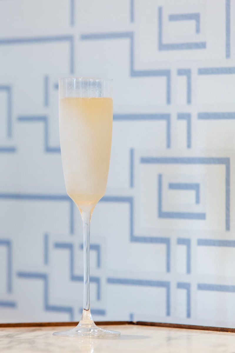GirlsDrinkVodka's tweet photo. What’s your favourite vodka cocktail? Photo: @JollyDT Venue: @HamptonManor Recipe: @bartender62 https://t.co/yi8XVRA2hd