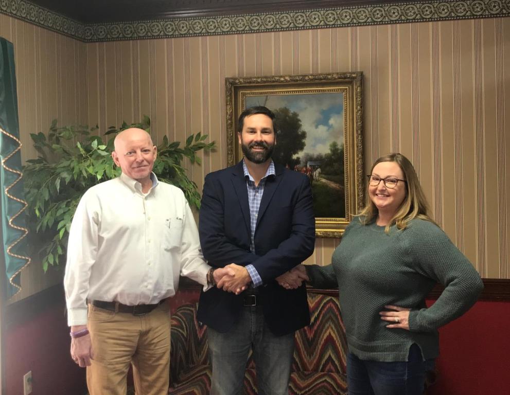 Paradise Cuisine has a new owner!
Congratulations to the Sellers, Allen Davis and Randall Russell, and Buyer, Tammy Hardee. Daniel Herring of ECBI was the intermediary on this business transfer.