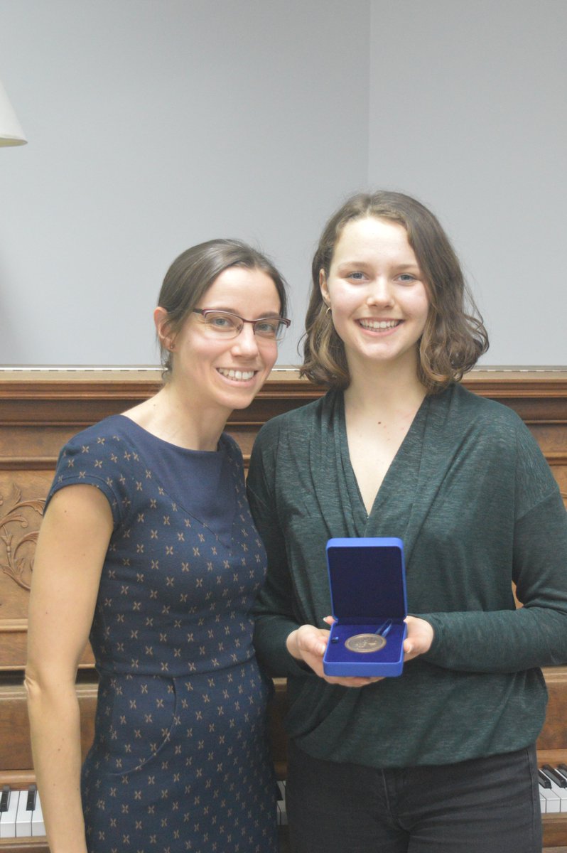 cscoeur's tweet photo. Félicitations à Florence, récipiendaire de la médaille du Gouverneur général.  #cscoeur #cscoeur2018 https://t.co/Up1YuDBanQ