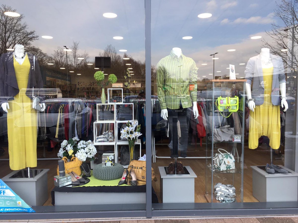 CRUKKirkstall's tweet photo. #limegreen #grey #freshforfriday what a lovely colour combo @CRUKKirkstall fresh stock added daily https://t.co/zt244fKoYt