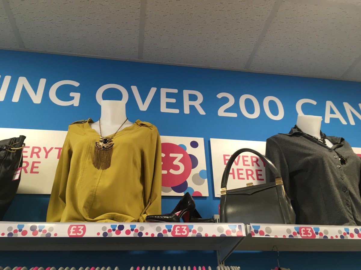 CRUKKirkstall's tweet photo. #limegreen #grey #freshforfriday what a lovely colour combo @CRUKKirkstall fresh stock added daily https://t.co/zt244fKoYt