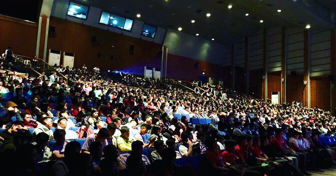 Os compartimos unas fotos de las sesiones que dieron ayer los colaboradores de Interaxion en el AFP Theater de Manila.

De nuevo, se llenaron todas las plazas!!! 😁

#TheWiredGeneration